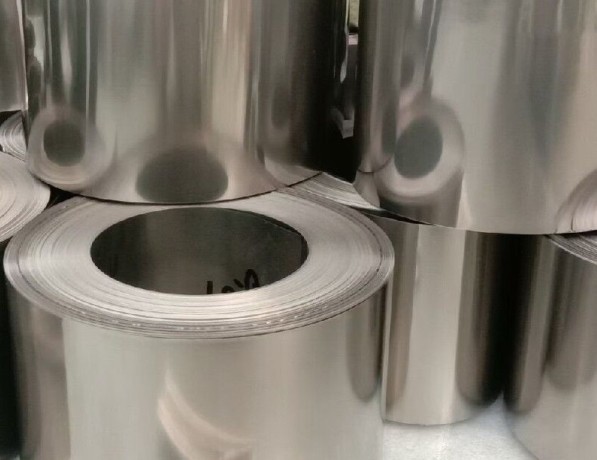 Фольга титановая 2В 0,45 мм ОСТ 1.90145-74 фото