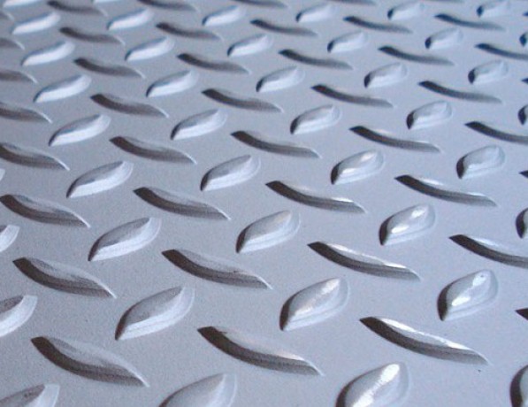 Лист нержавеющий рифленый г/к чечевица 12Х18Н10Т-М4А 2,5 мм ГОСТ 8568-77 фото