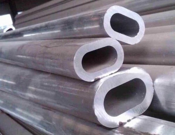 Труба алюминиевая овальная гладкая АД35Т1 43,8х17,5 мм фото